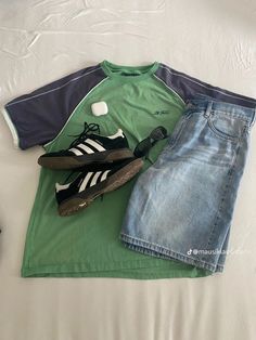 Adidas Jeans, 일본 패션, Guys Clothing Styles, Streetwear Men Outfits, Swaggy Outfits, Casual Style Outfits, Streetwear Outfit, Retro Outfits, Outfit Idea