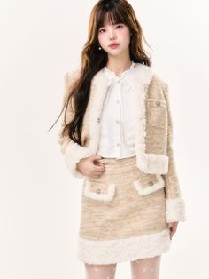 Material: Wool27%/Other 73%
MODEL: 168cm/45kg Wearing size S



jacket


shoulder width
Length
bust
Sleeve Length


S
42cm
48cm
102cm
49cm


M
43cm
50cm
106cm
50cm








skirt


Length
Waist
Hip


S
43cm
64cm
89cm


M
45cm
68cm
93cm Bridgerton Oc, Asian Streetwear, Clueless Outfits, Girly Design, Beige Jacket, Royal Outfits, Cute Cute, Fashion Aesthetics, Photo Model