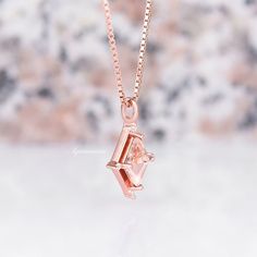 Introducing the Unique Kite Morganite Necklace, an exquisite expression of elegance and modernity. Crafted with meticulous attention to detail, this enchanting piece is designed for the sophisticated woman with an appreciation for timeless beauty. Encased in 14K Rose Gold Vermeil, the delicate blush pink hue of the morganite gemstone adds a touch of feminine allure, making it a stunning accessory for any occasion.►The pendant, inspired by the graceful flight of a kite, showcases a minimalist yet Elegant Pink Gold Gemstone Necklace, Luxury Faceted Rose Gold Necklaces, Elegant Rose Quartz Faceted Necklace, Kite Shaped Necklace, Elegant Pink 14k Gold-filled Necklace, Morganite Necklace, Rose Gold Chain, Anniversary Gift For Her, Fine Jewelry Collection