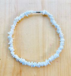 "This listing is for one white puka shell square cut chip necklace. Please select size from the drop down menu. Available sizes-14\", 16\", 18\" and 20\". Please note that sizes are just approximate." Poka Shell Necklace, Seashell Necklace Diy, Seashell Bead Necklace, Puka Necklace, Preppy Birthday Gifts, Preppy Necklaces, Shell Accessories, Kill Devil Hills Nc, Chip Necklace