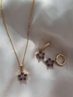 Earrings And Necklace Aesthetic, Purple Jewelry Earrings, Purple Heart Jewelry, Flower Pendent Set, Gold Purple Jewelry, Gold And Purple Earrings, Purple Gold Jewelry, Purple Flower Earrings, Gold And Purple Jewelry