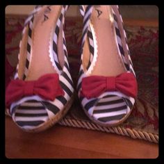 Cute Striped Sandals With Red Bow. Never Been Worn. Broke My Leg And Never Will Be Able To Wear Heels Again. Fun Red Open Toe Sandals, Cute Red Sandals For Summer, Striped Open Toe Sandals For Summer, Cute Red Sandals For The Beach, Cute Red Beach Sandals, Cute Open Toe Beach Heels, Cute Open Toe Heels For Beach, Cute Open Toe Heels For The Beach, Chic Striped Summer Heels