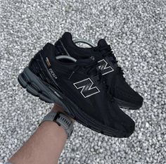 Black Sneakers Outfit, Mens Outdoor Clothing, Facebook Link, Black Shoes Men