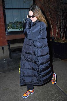 Kendall Jenner Puffer Jacket, Puffer Jacket Outfit Winter Style, Long Puffer Jacket Outfit, Winter Fashion 2020, Quilted Long Jacket, Coat Styles, Kendal Jenner, 2020 Street Style, Puffer Jacket Outfit