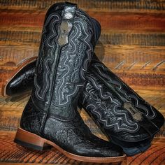 Add stylish western flair to your wardrobe with these beautiful hand-crafted cowgirl boots. Featuring a unique floral hand-tooled print and a classic square toe. 12" Leather upper 1.5" Heel Leather outsole Leather lining Pull-on straps Goodyear welt construction Made In Mexico Hand Tooled Fitted Boots For Rodeo, Hand Tooled Fitted Boots For Western-themed Events, Fitted Hand Tooled Boots For Rodeo, Boots Cowboy, Vetements Shirt, Cowgirl Boots Square Toed, Me And Bae, Boot Print, La Girl