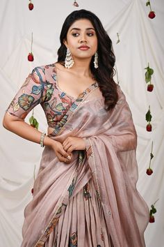 Buy Pink Silk Hand Painted Floral Kalamkari Leaf Neck Blouse For Women by AAMRA BY LAVANYA Online at Aza Fashions. Kalamkari Pattern, Kalamkari Blouse Designs, Floral Blouse Designs, Cancan Lehenga, Kalamkari Blouse, Lehenga Pattern, Punjabi Dress, Hand Painted Sarees, Half Saree Designs