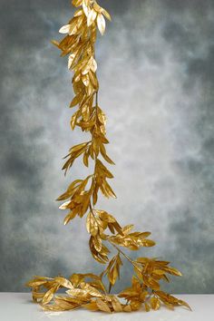 Bay Leaf Garland, Spray Paint Flowers, Fall Leaf Garland, Felt Leaves, Gold Spray Paint, Gold Spray, Magnolia Leaves, Bay Leaf, Wedding Leaves