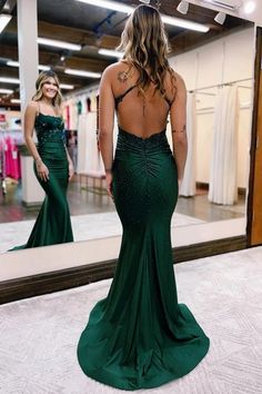 Dark Green Prom Dresses Long, Corset Top Prom Dresses Long, Timeless Prom Dress Classy, Prom Dresses Rhinestones, Satin Green Prom Dress, Elegant Fancy Dresses, Army Green Prom Dress, Green Prom Dress Tight, Prom Dresses For Pale Skin