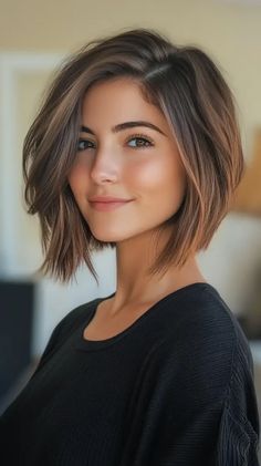 Short Hairstyle Women Trendy, Short Hairstyle Women, Popular Short Haircuts, Trendy Bob Hairstyles, Hair Highlights And Lowlights, Textured Curly Hair, Stylish Short Haircuts, Curly Hair Types, Hair Specialist