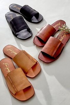 The options are endless with these worn leather slides. **Features:** Slip-on style, flat sole, worn leather fabrication, square toe detail **Why We | Verona Slide Sandals by FP Collection at Free People in Pink, Size: EU 38 Brown Sandals Outfit, Flat Sandals Outfit, Sandals Outfit Summer, Free People Sandals, French Shoes, Slides Outfit, Sandals Strappy, Classy Shoes, Sandals Outfit