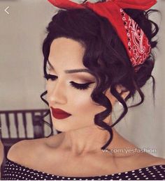 I've always loved this hairstyle Maquillage Pin Up, Stile Pin Up, Cabelo Pin Up, Bandana Hairstyles Short, Pin Up Makeup, 50s Hairstyles, Rockabilly Hair, Smink Inspiration, Pin Up Hair