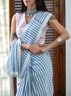 Exclusive Saree Blouse Designs, Sleeveless Blouse Designs, Cotton Saree Designs, Sari Blouse Designs, Indian Saree Blouse, Indian Couture, Trendy Sarees, Saree Trends