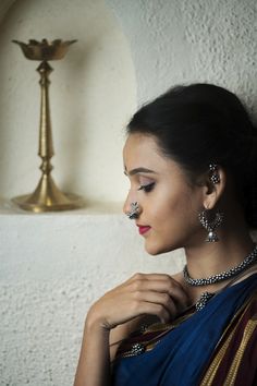 Marathi Sadi, Nath Nose Ring, Oxidized Jewellery, Nauvari Saree, Indian Bridal Sarees, Saree Draping Styles, Indian Colours, Saree Jewellery, Saree Poses