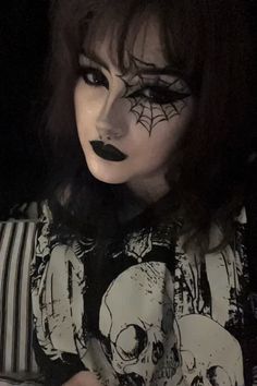 Goth Makeup Eyeliner, Heart Spiderweb, Eyeliner Inspo, Goth Makeup Tutorial, Goth Eye Makeup, Funky Makeup, Cute Halloween Makeup