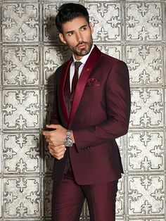 Maroon Blazer Outfit Men Wedding, Maroon Blazer Outfit Men, Wedding Coat For Men, Coat Poses, Coat Suit For Men, Gents Coat, Maroon Tuxedo, Suit For Men Wedding, Wallpaper Gelap