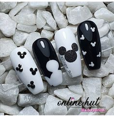 Mickymaus Nail Art, Black And White Mickey Nails, Black Mickey Nails, Disney Nails Black, Mickey Mouse Acrylic Nails