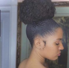 Updo Cabello Natural, Hair Bun Design, Afro Hair Bun, Style For Party, Quick Bun, Weave Braids, Afro Bun, Black Hair Bun, Bun Style