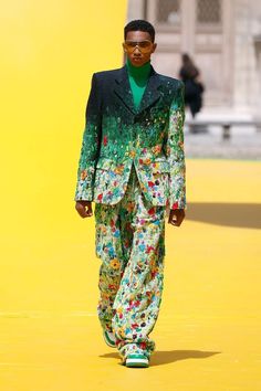 Spring Summer 2023 Catwalk, Mens Haute Couture, Unique Mens Fashion, Menswear Couture, Louis Vuitton Suit, Mens Couture, Louis Vuitton Menswear, Spring Summer 2023 Fashion, Green Tuxedo