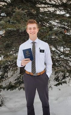 Mormon Outfits, Mormon Missionaries, Mens Office Wear, Lds Missionary, Senior Boy Poses, Mens Office, Joseph Smith