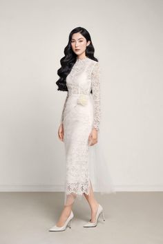 Types Of Lace, Mean Blvd, Look Formal, Couture Wedding Gowns, Womens Wedding Dresses, Lace Midi, Lace Midi Dress, Lace Design, Chiffon Fabric