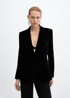 Search: Velvet (41) | Mango USA Velvet Blazer Women, Party Outfits For Women, Black Velvet Blazer, Suit Jackets For Women, Houndstooth Jacket, Jeans Mom, Velvet Blazer, Womens Blazers, Women's Coats & Jackets