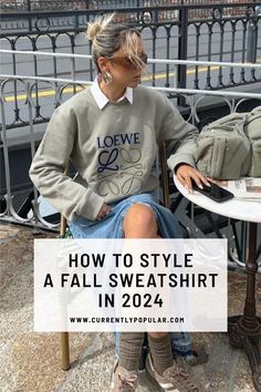 Wondering how to style your fall sweatshirts this season? Our 2024 style guide covers all the latest trends. Learn how to layer your favorite sweatshirts for an easy everyday look. College Crewneck Sweatshirts Outfits, Work Sweatshirt Outfit, Oversized Sweatshirt Outfit Aesthetic, Pullover Sweatshirts Outfit, Professional Sweatshirt Outfit, How To Style Oversized Crewneck, How To Wear A Cowl Neck Sweater, How To Style Crewneck Sweatshirts, Sweatshirt Chic Outfit