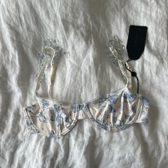 Very Cute, Beaded Bikini Top. Medium Runs Large. I Am A B Cup, But Perfect For C Cup. Sydney Sweeney, White Stones, Frankies Bikinis, B Cup, C Cup, White Stone, Womens Swim, Sydney, Blue White