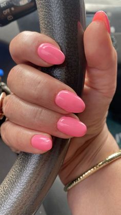 Plain Summer Nails Simple, Solid Nails Color, Summer Nails Plain, Solid Color Summer Nails, Pink Coral Nails, Summer Gel X Nails, Nails For December, Plain Color Nails, Round Acrylic Nails