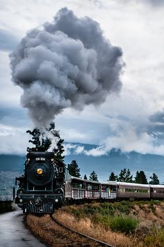 I like trains Vintage Films, Old Steam Train, Steam Engine Trains, Train Art, Train Photography, Old Train