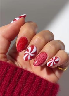 Elevate your nails with this stunning and elegant sparkle candy cane Christmas nail set. With sparkly nails now in trend this holiday season, there is no better set to have on! They exude fun festivities and style without doing too much. Perfect for gifting loved ones this holiday or changing up your nails towards Christmas time.   Each nail set is custom made for each customer. If you have any questions about the size or style of the nails, please message me, I'm more than willing to assist of answer any queries you may have.  We understand that our customers appreciate quick and seamless deliveries so we work around the clock to deliver high quality press on nails in a short period of time. We take 1-4 working days to make the set, followed by 5-12 working days delivery. Each package get Christmas Nail Set, Christmas Candy Nails, Christmas Press On Nails, Hand Painted Nails, Unique Candy, Candy Nails, Custom Nails, Painted Nails