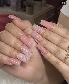 Baddie Short Square Nails, Smeduiem Nails, February Birthday Nails Ideas, Good Acrylic Nails, Short Tapered Square Nails Designs, Baddie Birthday Nails Medium Length, Pink And Gold Acrylics, Birthday Nail Set Ideas Medium Length, Baby Pink And Gold Nails