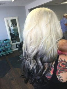 Black With White Hair, White Hair With Black Tips, White Hair Ideas, Curly Hair Coloring, White And Black Hair, Blonde And Black Hair, Grey Balayage