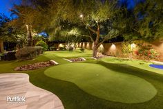 Home Putt Putt Course, Golf Course Homes Backyards, At Home Golf Course, Backyard Golf Course Ideas, Backyard Golf Green, Mini Golf Backyard Ideas, Backyard Putt Green, Golf Course Backyard, Backyard Putt Putt