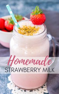 How to Make a Homemade Strawberry Milk Recipe Homemade Strawberry Milk, Decadent Cheesecake, Recipe Cheesecake, Homemade Snickers, Heath Bars, Cheesecake Dessert, Cookies Bars, Nutter Butter, Delicious Drink Recipes