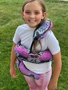 Snake Costume for Halloween (& more!) - Sulky Snake Costume, Clever Costumes, Costume For Halloween, Spandex Leggings, Fabric Markers, A Snake, Fabric Yardage, Head Shapes, Faux Leather Fabric