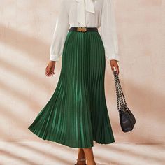 F00231549-104 Green Pleated Skirt, High Waisted Pleated Skirt, Chic Top, Maxi Knit Dress, Skirt Outfit, Pleated Midi Skirt, Green Skirt, Skirt Outfits, Pleated Dress