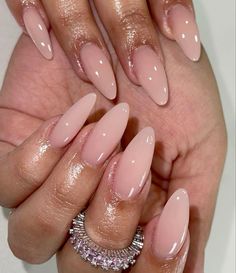 Nude Press On Nails, Nails Medium Almond, Kutek Disney, Unghie Sfumate, Milky Nails, Press On Nails Medium, Medium Almond, Nude Nail Designs, Work Nails