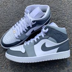 Take your style to the next level with these custom Dark Grey Air Jordan 1s. Show off your risk-taking spirit and stand out with these bold sneakers, crafted with daring design and daring color. Step into the future with style! 🔥 🔥 100% genuine, Brand New.👟 Custom sneakers.💫 Every pair is hand-made to order.✨ Best quality waterproof and scratch-proof paints used.✨ 1000+ satisfied customers across various platforms. 🌎Free worldwide shipping,shipping within 5-12 working days🎁 Treat the shoes Air Jordan 1 Grey, Jordan 1 Grey, Customised Shoes, Sick Shoes