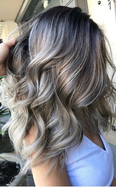 Brown Hair With Icy Blonde Highlights, Platinum Blonde Highlights On Dark Hair, Blond Lob, Baylage Hair, Blonde Shades, Blonde Hair Colors, Blonde Highlights On Dark Hair, Autumn Hair