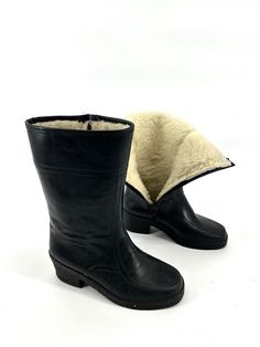 Original 1960 - 70s Gogo style zip up boots, made in England by 'Doreen' Rubber sole thats perfect for wet and rain, uppers feel and look like leather but a good imitation faux leather in a PVC style material. The lining is also faux shearling and feels toasty and warm. UK 3 Measure 23.5cm outersole by 9.5cm widest point 22.5cm inner length 28.5cm length on back with a 6cm stacked heel Good vintage condition, I dont think really ever been worn much ! Take a look at images. No box. 1960s Boots, Vintage Shoes Women, Zip Up Boots, Vintage Shoes, Black Rubber, Boots Black, Stacked Heel, Vintage Accessories, Boot Shoes Women