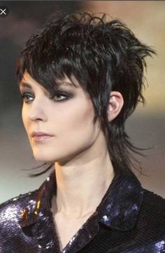 Mullet Haircut Woman, Short Black Hair, Funky Short Hair, Mullet Haircut, Short Shag Hairstyles, Haircut Pictures, Hair Styles 2014, Punk Hair, Edgy Hair