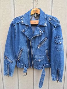 Denim Jacket Men Vintage, Gen X Fashion, Vi Jacket, Denim Jacket Grunge, Fall Fashion Denim, Calvin Klein Sport, Sports Shoes Outfit, Denim Jacket Fashion, Black Men Fashion Swag