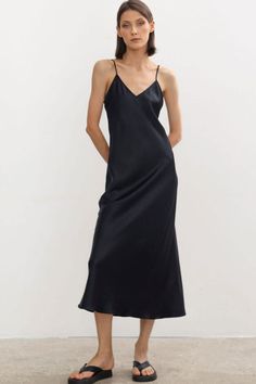 Description: You can't beat a slip dress for spring and summer. Silky satin slip dresses for women are versatile from sexy and sweet to luxe and casual with different accessories. Made of mid-weight polyester fabric, this fine-quality sleeveless tea dress in our boutique is a functional and transformative option, and features a sultry V neckline, dainty shoulder straps, and a flattering pullover silhouette in a mid-length dress cut. So good dressed down with heels and boots. Knit Dress Pattern, Slip Midi Dress, Off Shoulder Dresses, Zebra Dress, Slip Dresses, Dress For Spring, Half Sleeve Dresses, French Chic, Puff Sleeve Dresses