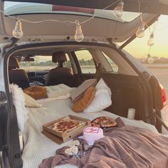 Car Picnic ✨ Car Picnic, Fun Sleepover Ideas, Picnic Date, Drive In Movie, Summer Goals, Romantic Dates