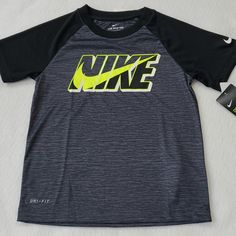 Nwt Bin Si Nike Gray Tops With Letter Print, Nike Gray Tops With Logo Print, Nike Gray Top With Logo Print, Nike Gray Crew Neck Shirt, Nike Gray Short Sleeve Shirt, Tops Nike, Boy Tees, Kids Nike, Nike Shirts