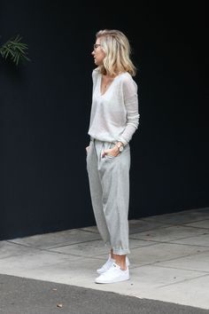 Pinterest: wildreames Mode Casual, Fashion Blogger Style, Mode Inspo, 가을 패션, Outfits Casuales, White Sneakers, Street Fashion