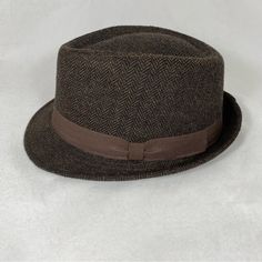 Fedora Diamond Crown Stingy Brim Hat Tweet Pattern Style: Fedora 1 1/2" Brim 4" Crown Height 3/4" Brown Ribbon 77% Polyester, 13% Rayon, 5% Wool, 5% Other Fibers Spot Clean Only Size: M, The Inner Circumference Is Approximately 22 3/4" Condition Note: Brand New Without Tag Brown Ribbon, Crown Heights, Diamond Crown, Brim Hat, Fedora, Black And Brown, Ribbon, Crown, Women Accessories