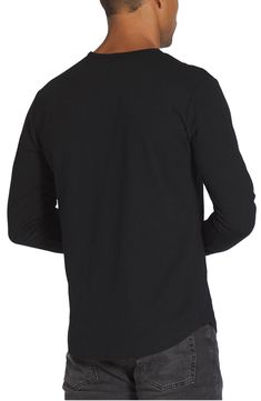 Made from a soft cotton blend, a versatile long-sleeve T-shirt enhanced with a curved hem is an instant closet favorite that looks great alone or layered. Crewneck Long sleeves 62% polyester, 33% cotton, 5% spandex Machine wash, tumble dry Imported Black Long Sleeve Crew Neck Top With Thumbholes, Crew Neck Long Sleeve Cotton Top With Thumbholes, Cotton Long Sleeve Crew Neck Top With Thumbholes, Stretch Long Sleeve T-shirt For Layering, Cotton Long Sleeve Top With Thumbholes And Crew Neck, Fall T-shirt With Shirttail Hem, Black Relaxed Fit Tops With Thumbholes, Casual Black Long Sleeve Top With Thumbholes, Black Long Sleeve T-shirt For Loungewear