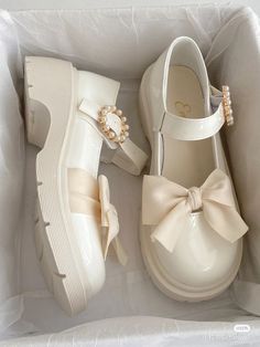 Heels Aesthetic Classy, Coquette Shoes, Heels Patterns, Cute Shoes Heels, Kawaii Shoes, Chic Sandals, Stunning Shoes, Fancy Shoes