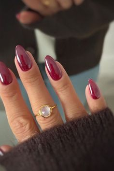 For a soft and inviting nail design, we suggest a vintage maroon color as the base of your nails complemented with a shiny chrome topcoat.
The rusty pigments in the color will adorn your fingertips with a unique and timeless radiance.//photocredit:@monika__nails Maroon Chrome Nails, Bright Nail Ideas, Nails With Pearl, Magenta Nails, Red Chrome Nails, Taupe Nails, Black Almond Nails, Black Stiletto Nails, Santa Nails